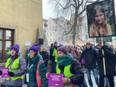 Rodzice Danusi z Jeleniej Góry: To my, dorośli, odpowiadamy za świat, w którym jedno dziecko odbiera życie drugiemu!
