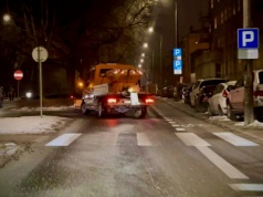 Gołoledź w Krakowie – niebezpiecznie na chodnikach i drogach