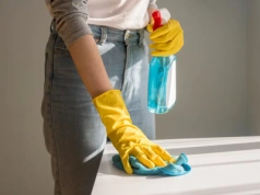 W jednym pokoju kurz wraca non stop. To nie przypadek