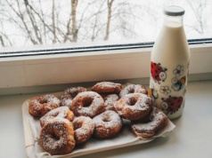 Prosty przepis na pyszne munkki. Oto puszyste jak chmurka pączki prosto z Finlandii