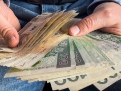 Nie trzeba wiele zarabiać, by być w klasie średniej. Policzyliśmy to