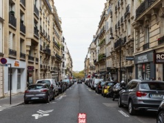 Klamka zapadła: likwidują 20 tys. miejsc parkingowych w Paryżu. "Dla waszego bezpieczeństwa"