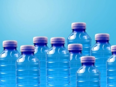 Rodzina wyrzuca 342 zł do śmieci. Tyle naprawdę kosztuje ignorowanie systemu kaucyjnego