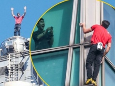 Bez zabezpieczeń i czasem bez użycia rąk. Widowiskowa wspinaczka na Taipei 101