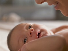 Mówisz do niemowlęcia jak do "dzidziusia"? To nie błąd, tylko trening mózgu