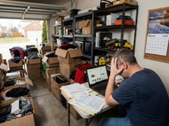 Skarbówka prześwietla szafy i garaże Polaków. Masz 5 lat na wyjaśnienie zakupów w sieci