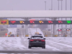230 tysięcy osób bez prądu i stan klęski żywiołowej. Potężne burze śnieżne paraliżują USA