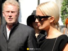 To jedyna córka Zuzanny Łapickiej i Daniela Olbrychskiego. Robi karierę za oceanem