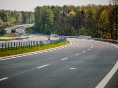 Zmiana limitu prędkości na polskich autostradach? Kierowcy zagłosowali!