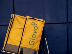 Korzystanie z Glovo i Wolt będzie droższe. Wszystko przez wdrożenie unijnych przepisów