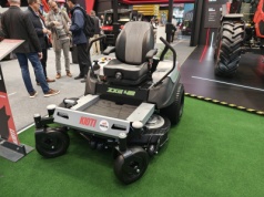 Kioti E-ZTR. Kosiarka, która sama skosi i nie zużywa paliwa