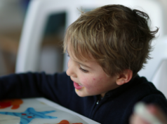 Pierwsze dziecko z autyzmem, planować drugie? "Ja bym zrobiła badania genetyczne"