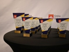 Gala Dobroczynności w Dębnie — podziękowania dla lokalnych przedsiębiorców