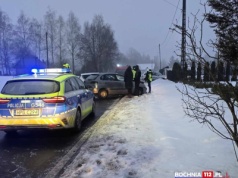 Kolizja i dachowanie w powiecie bocheńskim. Trudne warunki na drogach utrudniały weekend kierowcom
