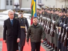 "Zatrzymać dostawy". Zełenski w Wilnie wskazał na USA