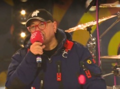 Światełko do Nieba znowu rozjaśniło Warszawę. Owsiak mówił o "dziwnościach świata"