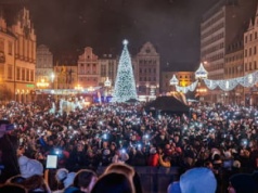 Po Światełku do Nieba pękło 100 milionów złotych. WOŚP gra dla „zdrowych brzuszków”