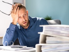 System KSeF i faktury. Ekspert ostrzega przed wyciekiem danych i wspomina o Enigmie