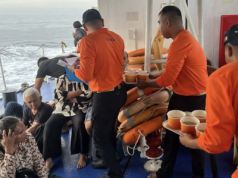 Filipiński prom przewraca się z ponad 350 osobami na pokładzie, pozostawiając co najmniej 15 ofiar śmiertelnych