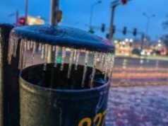 Fatalna sytuacja pogodowa w północnej Polsce. Odwołane lekcje, sparaliżowany transport