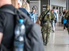 Brytyjczyk awanturował się w samolocie na lotnisku w Pyrzowicach. Nie odleciał do domu