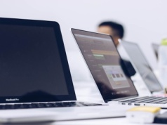 Ministerstwo Cyfryzacji przygotowało dwa nowe projekty wdrażające Akt o usługach cyfrowych