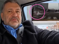 Minister Żurek przejeżdża przed pieszą na pasach. „Niee, no gdzie…” — ale nagranie mówi co innego