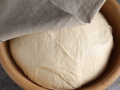 Babcia miała rację - drożdżowe naprawdę potrzebuje spokoju. To udowodnione naukowo