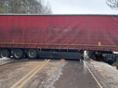 Ciężarówka zablokowała DW 202. Interwencja strażaków w rejonie Rzeczenicy