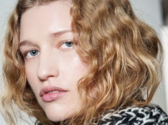 Francuski dermokrem BB wygładza siateczkę zmarszczek i ujednolica koloryt. Tylko 60 zł, a efekty jak od makijażystki