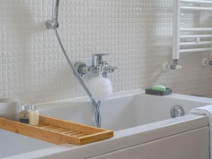 Najczęstszy błąd w kuchniach i łazienkach. Wychodzi dopiero po czasie. Większość tego żałuje