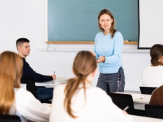 Nowe podstawy programowe dla szkół. Nauczyciele mają czas do 7 lutego