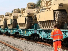 Ogromny transport amerykańskich czołgów w Europie. Ma to jeden cel