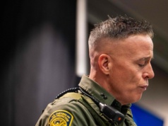 Kontrowersyjny dowódca opuści miasto, w którym doszło do tragedii