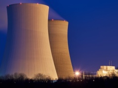 Polacy oszaleli na punkcie atomu. Jeszcze nie mamy, już kochamy