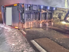 Z ostatniej chwili! Zablokowany wyjazd z Ciechanowa w stronę Glinojecka. Wywróciła się ciężarówka