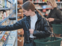 Koszty pracy rosną, szykują się podwyżki. Gastronomia i TSL pod presją