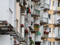 Wynajmowały pokój w Warszawie. Nagle wpadli urzędnicy. Na wyprowadzkę miały 2 dni