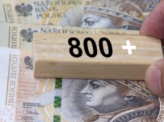 150 tys. osób bez 800 plus. 31 stycznia ZUS wstrzyma wypłaty dla Ukraińców