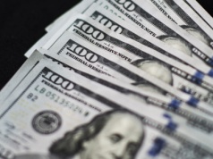 Dolar na deskach. Złoty znów imponuje siłą