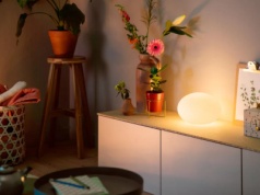 Philips odświeża klasyka. Lampa Hue Flourish będzie jaśniejsza i mądrzejsza