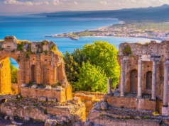 Odkryj klejnot Sycylii 💎 Wycieczka do Taorminy za 649 PLN (loty + ⭐⭐⭐⭐ hotel z widokiem na morze) 🌊😍