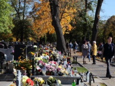 Koniec rozbieżności w cmentarnych cennikach? Gminy szykują zmiany w pobieraniu opłat