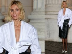 Anja Rubik w czarno-białej stylizacji ZACHWYCA na paryskim pokazie Saint Laurent (ZDJĘCIA)