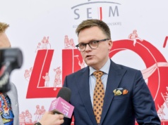 Czy Szymon Hołownia powinien odejść, czy pozostać w polityce? Opinia ankietowanych j…