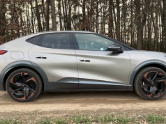 Modny SUV Cupry potaniał o ponad 70 tys. zł. Wystarczyło poczekać kilka miesięcy