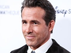 Nowy film z Ryanem Reynoldsem nie trafi do kin! Apple straciło wiarę w kina?