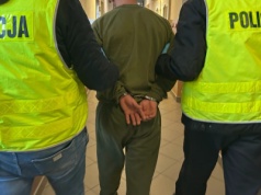 35-latek rzucił się na mężczyznę bez powodu. Grozi mu nawet 20 lat pozbawienia wolności