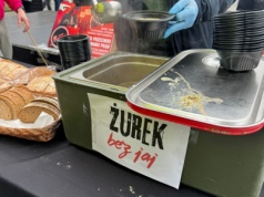 „Żurek bez jaj”. Pracownicy sądów i prokuratur protestowali w Krakowie (Galeria)