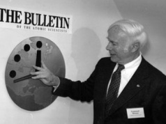 Zegar Zagłady przyspieszył. "Najbliżej katastrofy w historii"